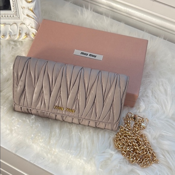 Miu Miu Gray Wallet with Gold Chain - Picture 2 of 14